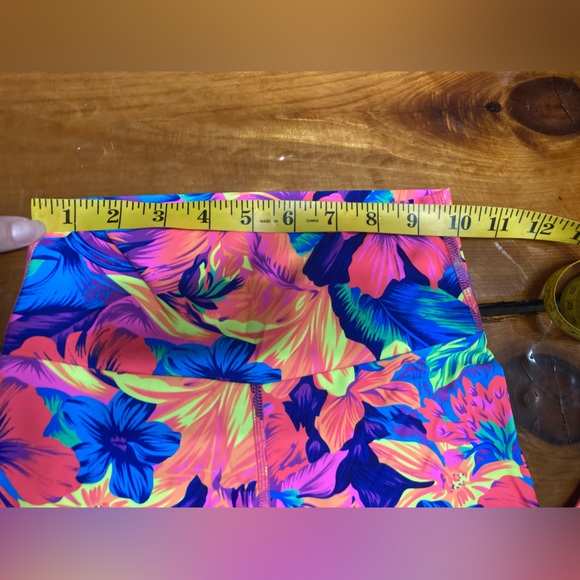 Fused Hawaii leggings/swim pants size medium but fit more like a small - Picture 5 of 7